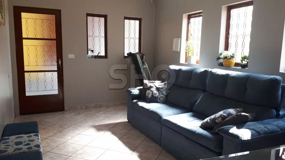 Casa à venda com 3 quartos, 140m² - Foto 1