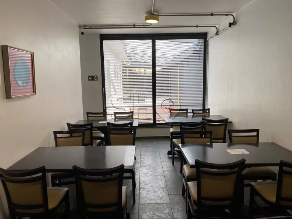 Casa Comercial para alugar com 1 quarto, 470m² - Foto 12