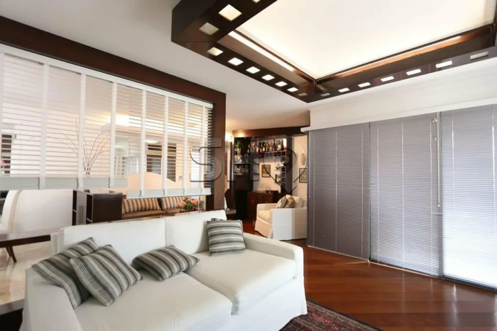 Apartamento, 4 quartos, 240 m² - Foto 1