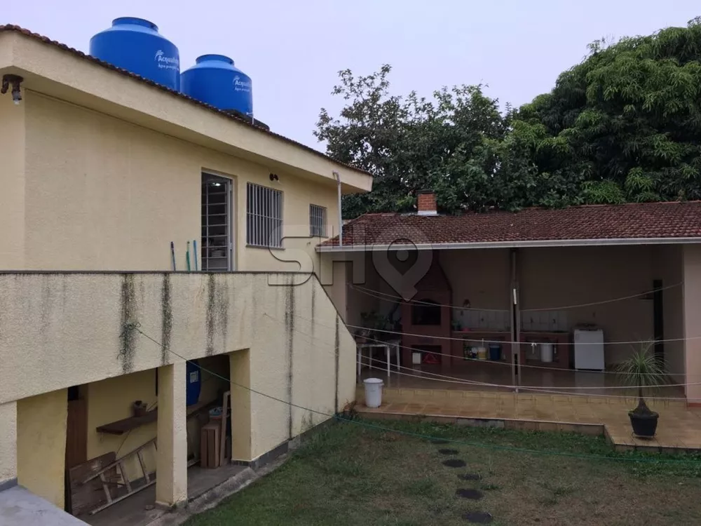 Casa à venda com 3 quartos, 250m² - Foto 1