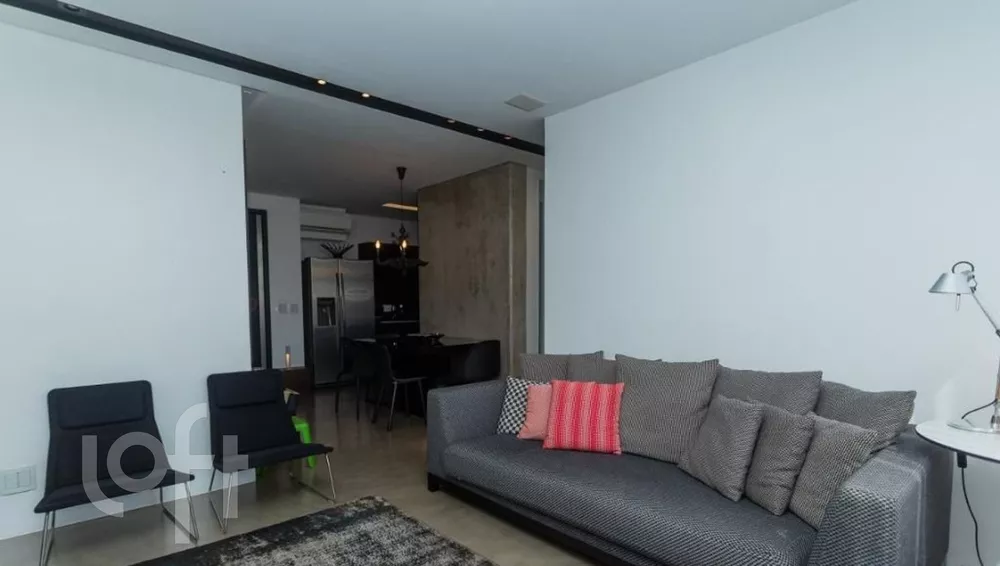 Apartamento à venda com 2 quartos, 70m² - Foto 4