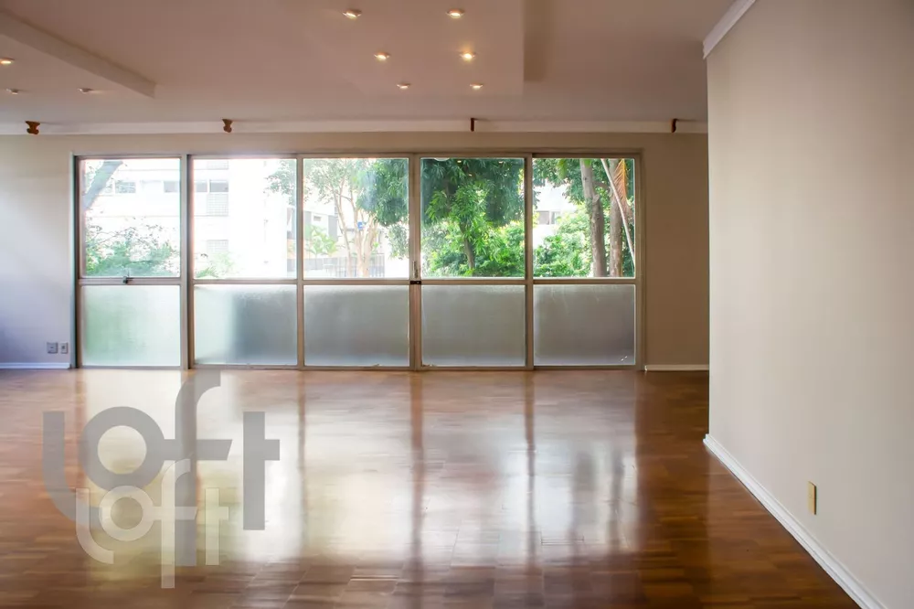 Apartamento à venda com 3 quartos, 247m² - Foto 1