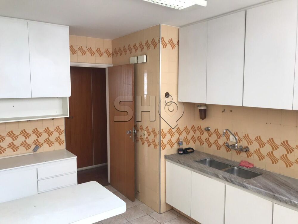 Apartamento à venda com 3 quartos, 130m² - Foto 4