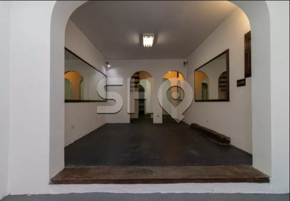 Casa para alugar com 3 quartos, 190m² - Foto 1