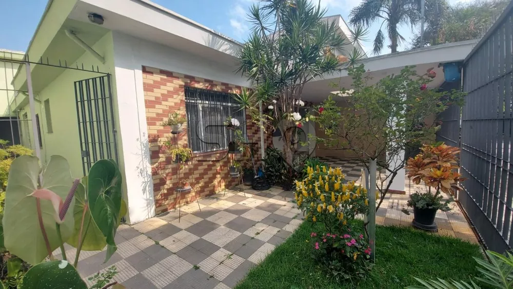 Sobrado à venda com 4 quartos, 200m² - Foto 1