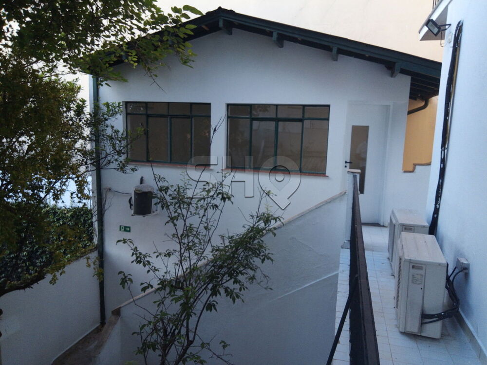 Casa Comercial para alugar com 10 quartos, 220m² - Foto 19