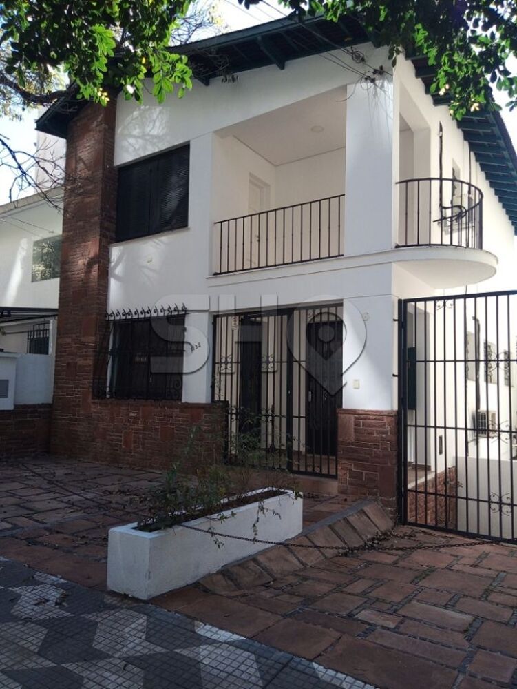 Casa Comercial para alugar com 10 quartos, 220m² - Foto 1