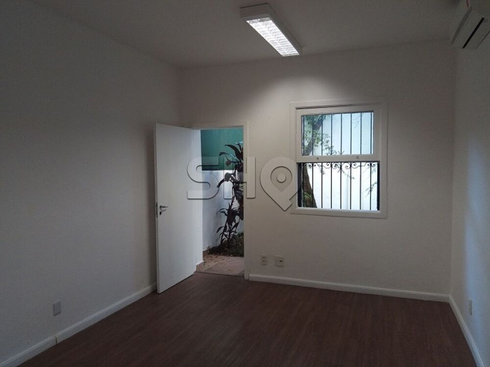 Casa Comercial para alugar com 10 quartos, 220m² - Foto 15
