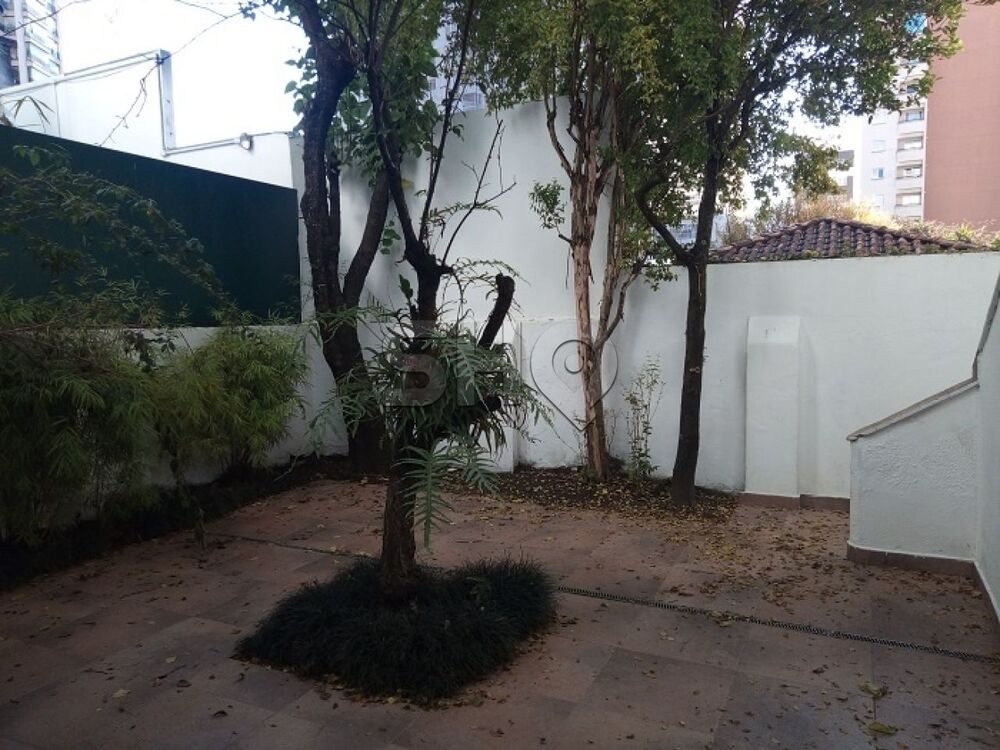 Casa Comercial para alugar com 10 quartos, 220m² - Foto 17