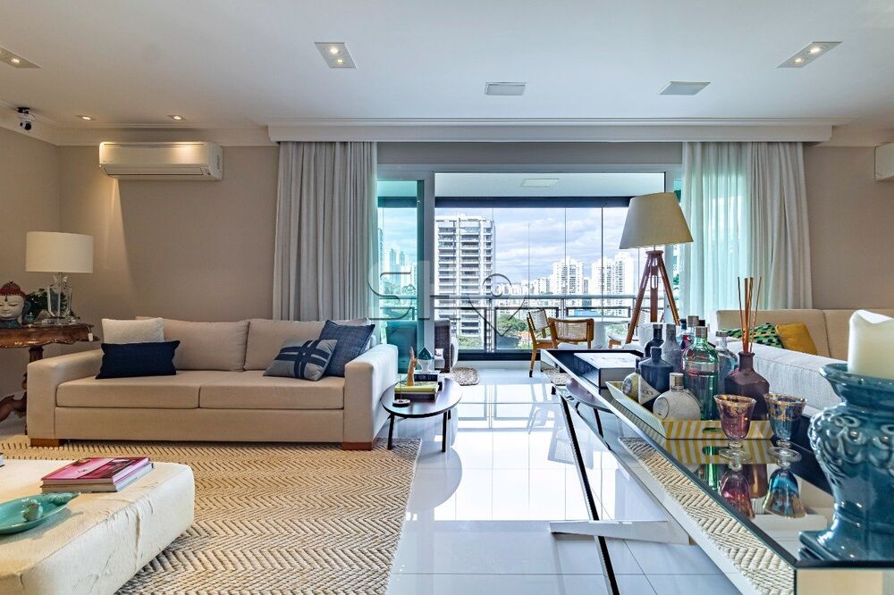 Apartamento à venda com 4 quartos, 350m² - Foto 1