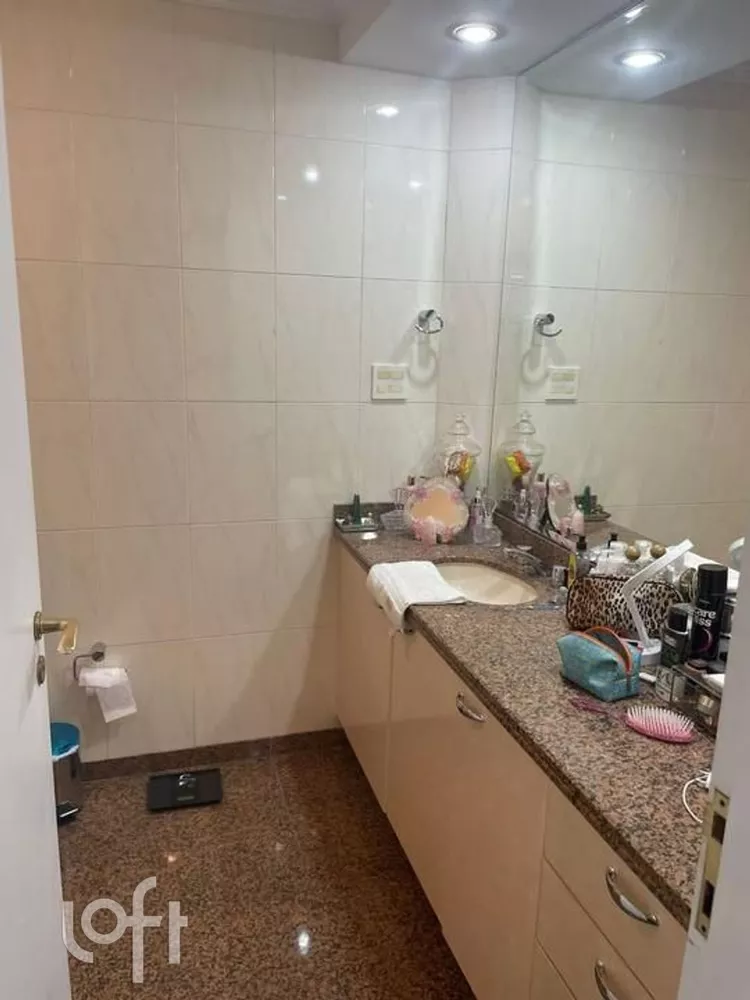 Apartamento à venda com 3 quartos, 200m² - Foto 4