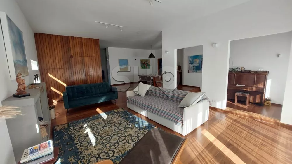 Sobrado à venda com 4 quartos, 540m² - Foto 1