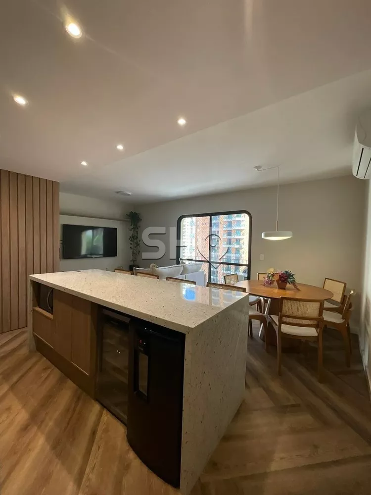 Apartamento à venda com 2 quartos, 72m² - Foto 2