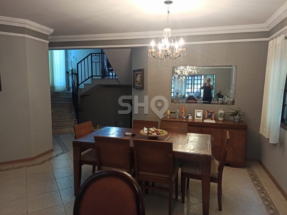 Casa de Condomínio à venda com 3 quartos, 330m² - Foto 2