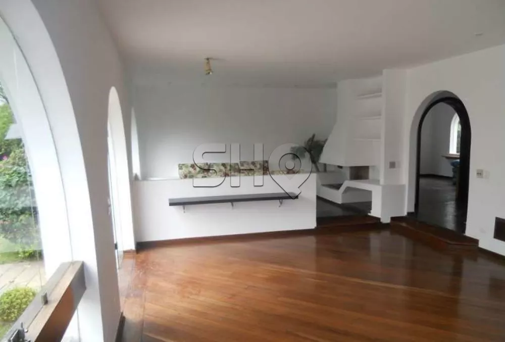 Casa à venda com 4 quartos, 550m² - Foto 1