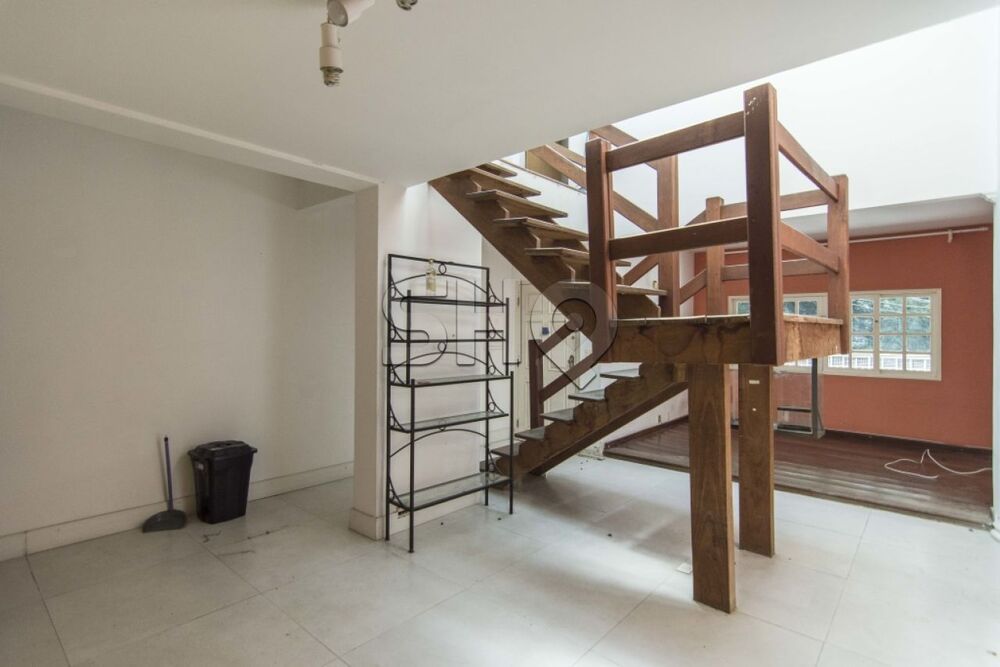 Sobrado à venda com 3 quartos, 190m² - Foto 1