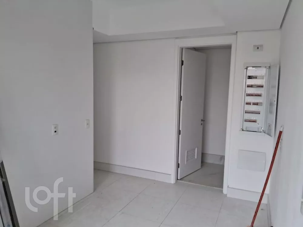 Apartamento à venda com 3 quartos, 280m² - Foto 3