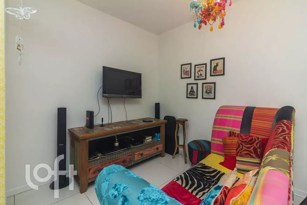 Apartamento à venda com 2 quartos, 61m² - Foto 2