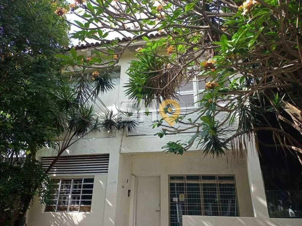Casa Comercial à venda com 3 quartos, 120m² - Foto 2