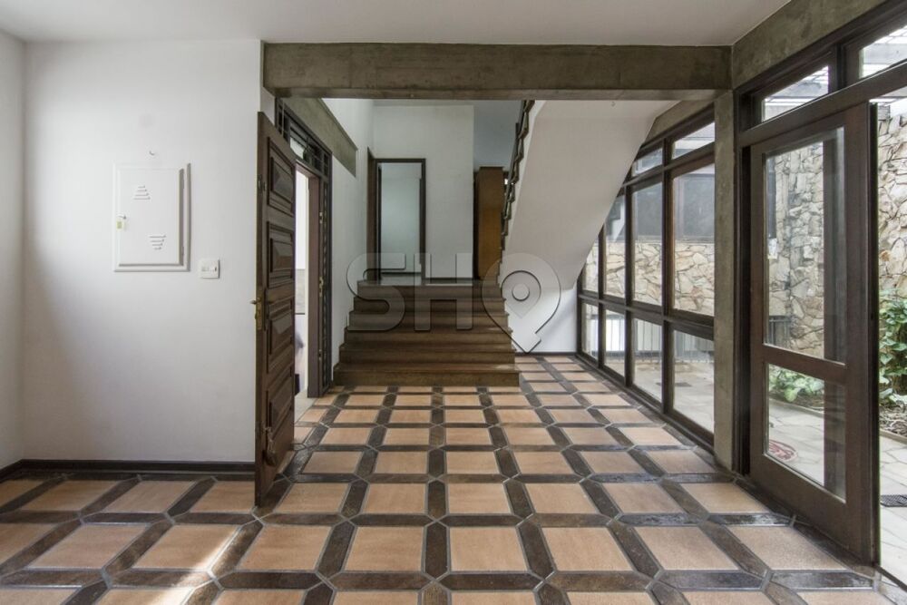 Sobrado à venda com 5 quartos, 274m² - Foto 1