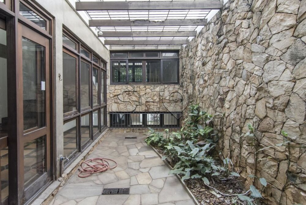 Sobrado à venda com 5 quartos, 274m² - Foto 3