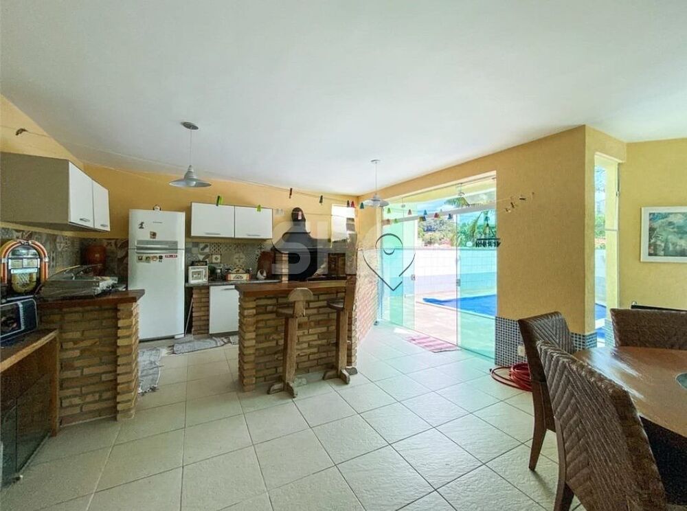Casa de Condomínio à venda com 4 quartos, 351m² - Foto 2