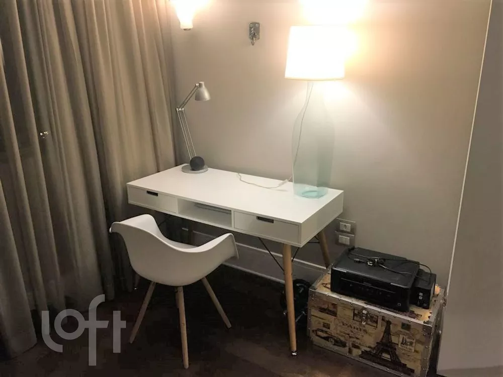 Apartamento à venda com 2 quartos, 70m² - Foto 2