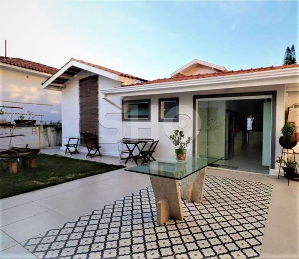 Casa à venda com 3 quartos, 260m² - Foto 1