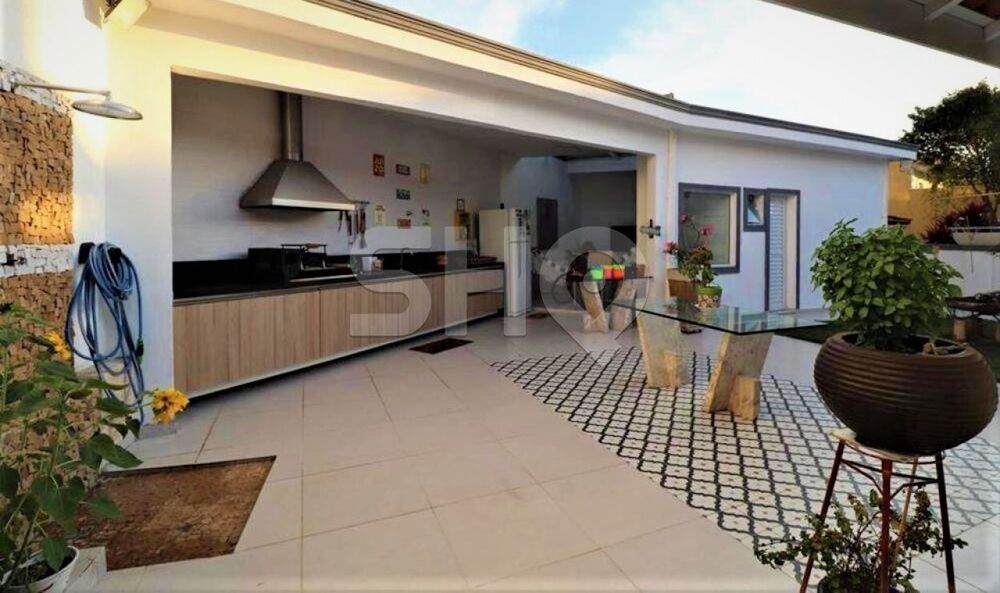Casa à venda com 3 quartos, 260m² - Foto 2