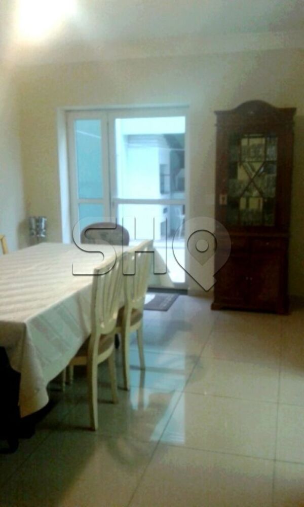 Casa à venda com 3 quartos, 210m² - Foto 1