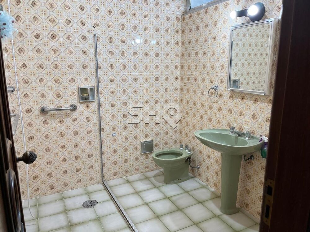 Sobrado para alugar com 4 quartos, 329m² - Foto 13