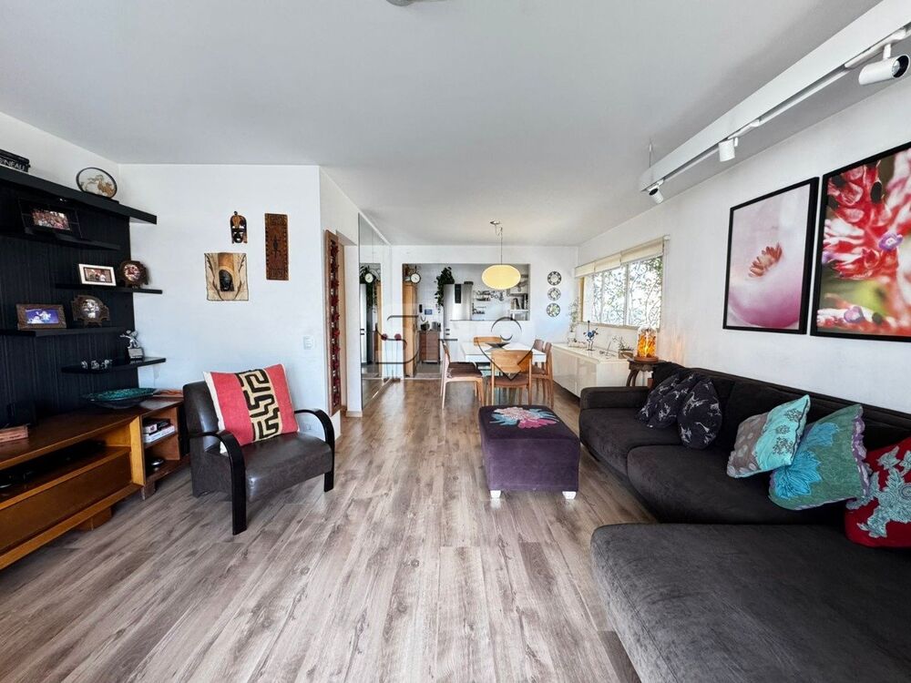 Apartamento à venda com 3 quartos, 135m² - Foto 2