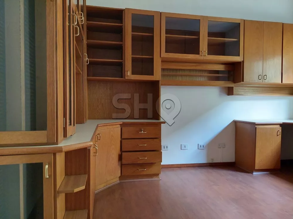 Sobrado, 3 quartos, 303 m² - Foto 2