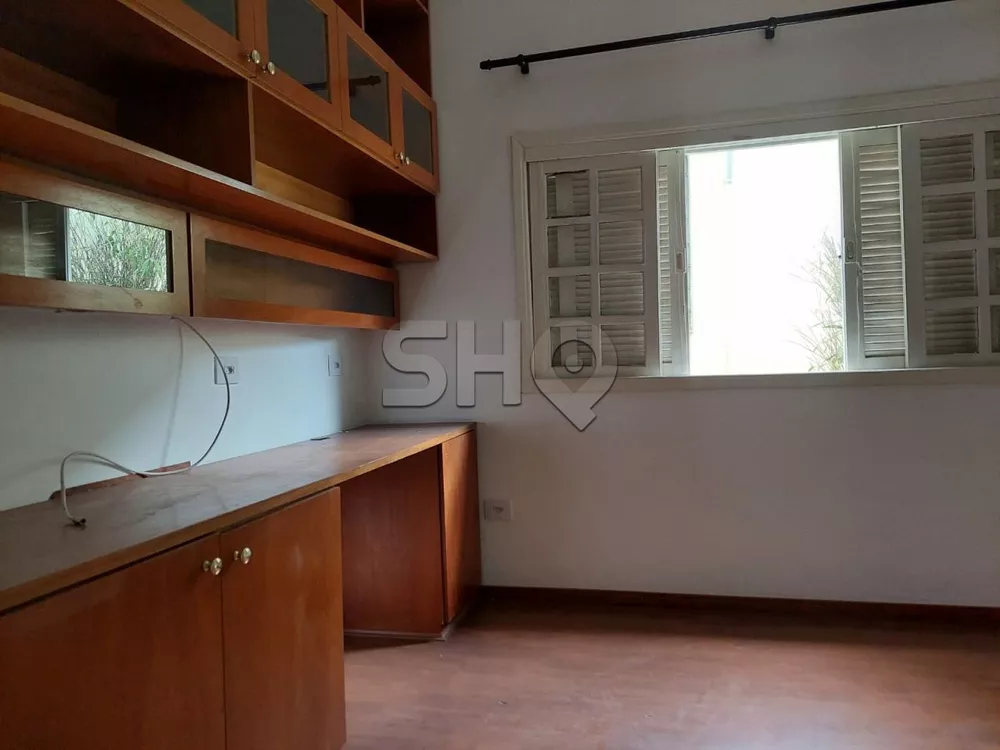 Sobrado, 3 quartos, 303 m² - Foto 1