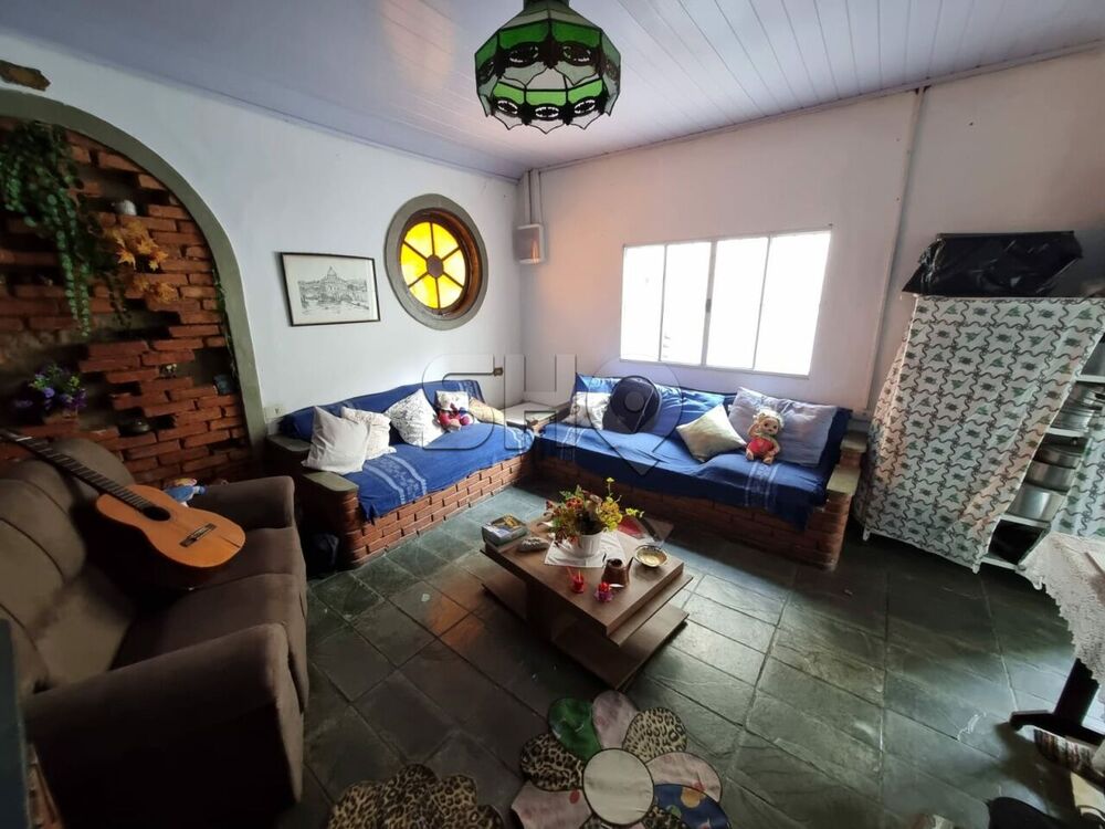 Casa à venda com 3 quartos, 232m² - Foto 2