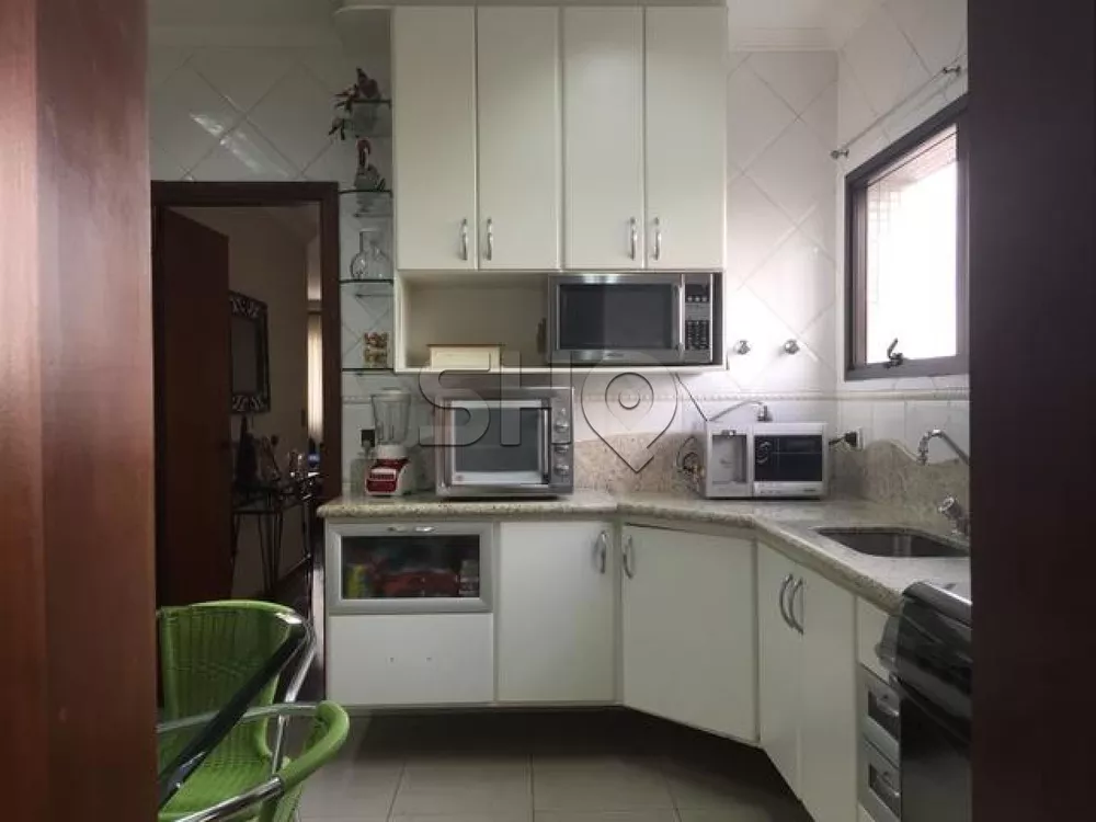 Apartamento à venda com 4 quartos, 220m² - Foto 3