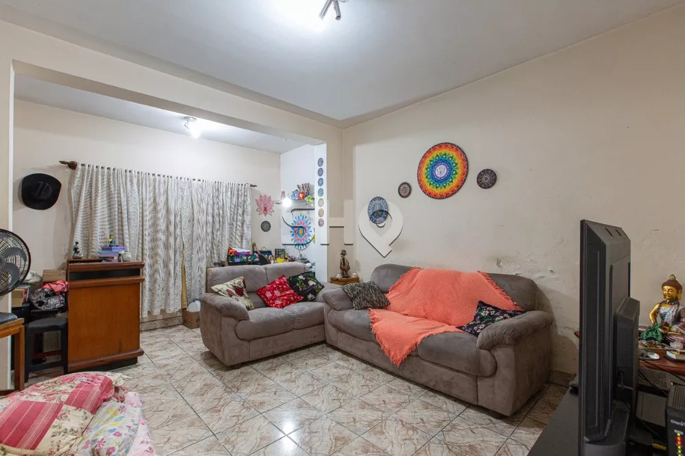 Casa à venda com 3 quartos, 160m² - Foto 1