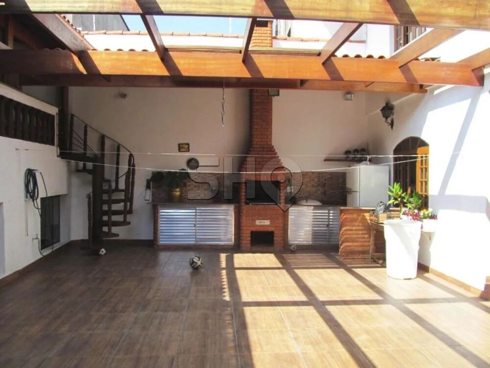 Sobrado à venda com 5 quartos, 400m² - Foto 1