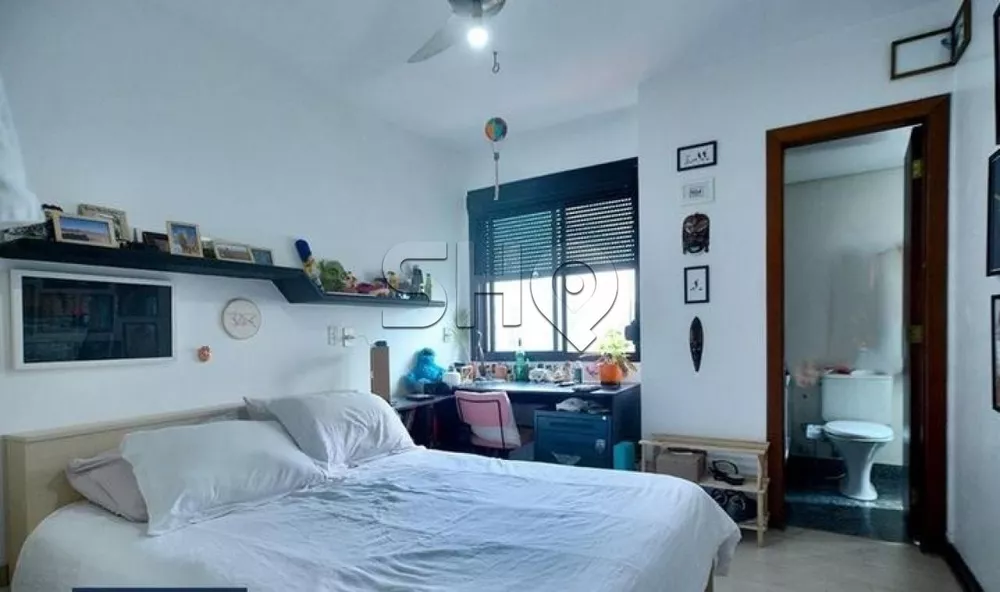 Apartamento à venda com 4 quartos, 207m² - Foto 17