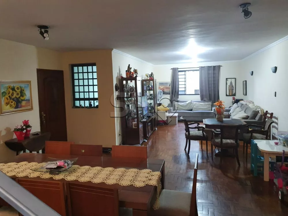 Sobrado à venda com 3 quartos, 250m² - Foto 1