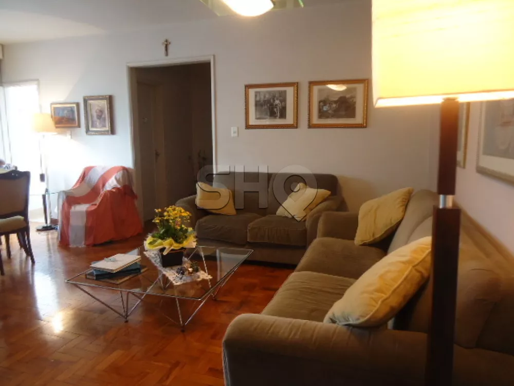 Apartamento à venda com 3 quartos, 157m² - Foto 2