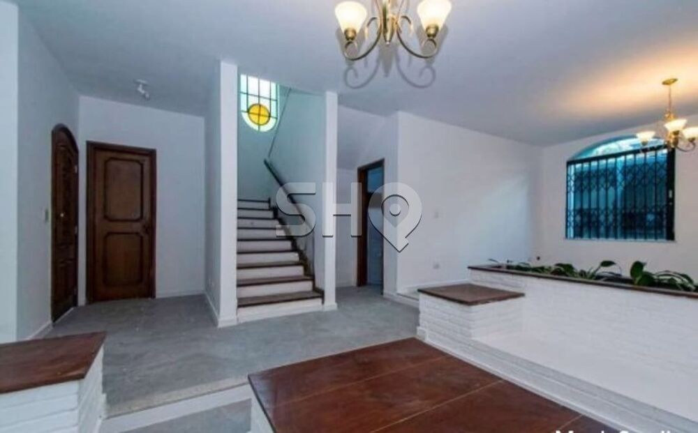 Sobrado à venda com 4 quartos, 300m² - Foto 2