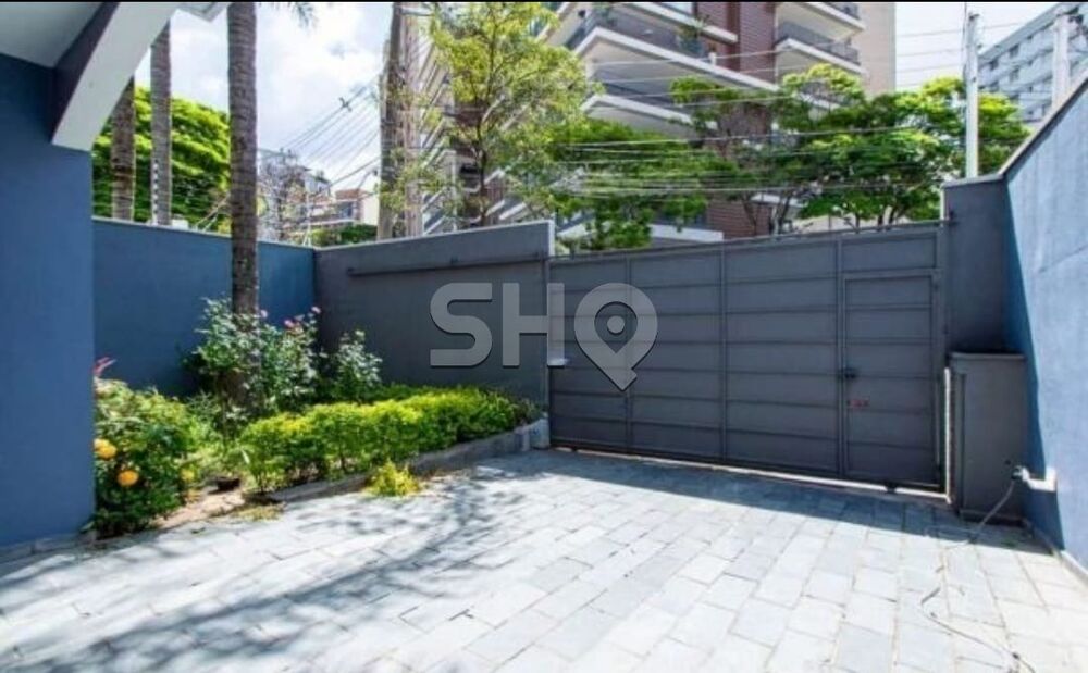 Sobrado à venda com 4 quartos, 300m² - Foto 1