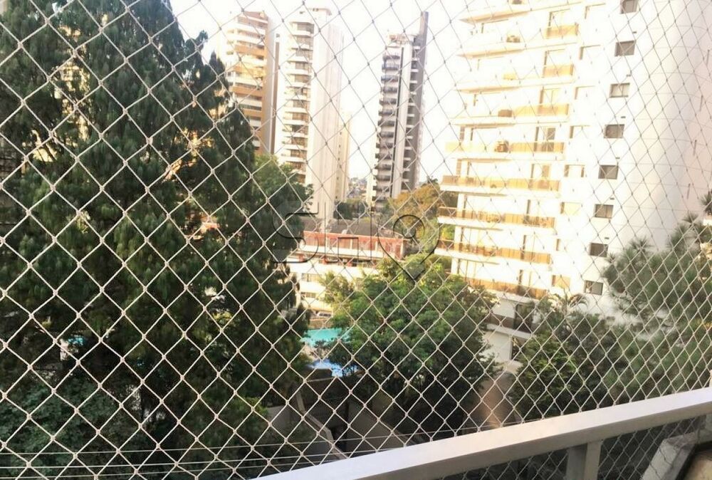 Apartamento à venda com 3 quartos, 200m² - Foto 2