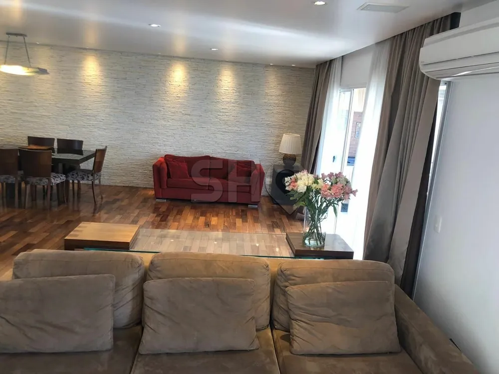 Apartamento, 3 quartos, 240 m² - Foto 1