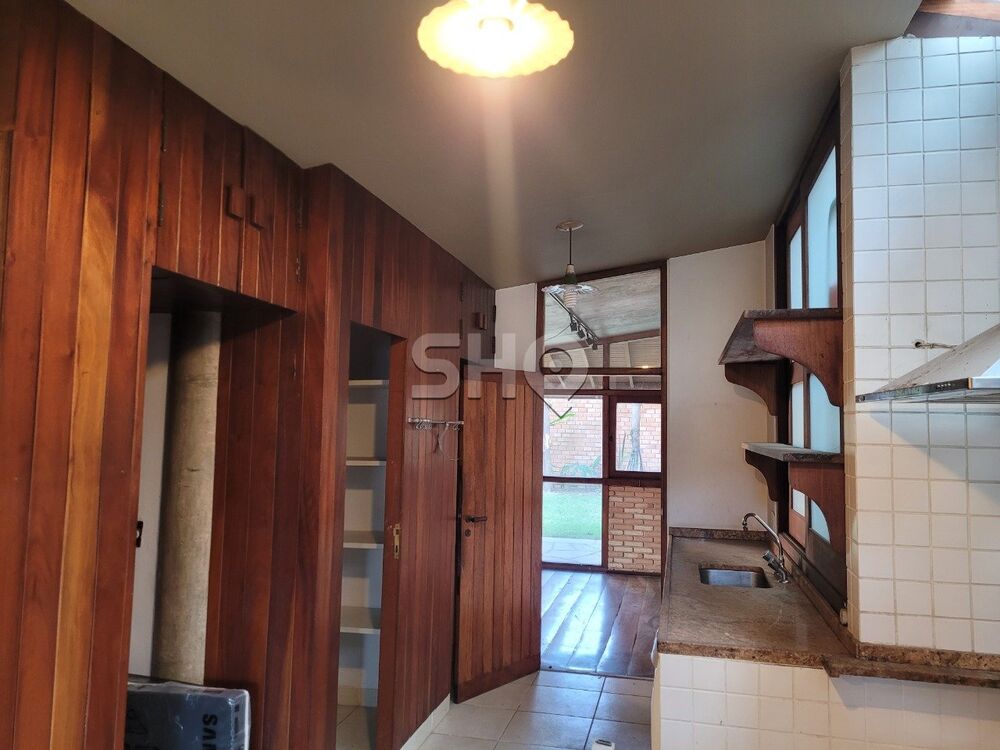 Casa à venda com 4 quartos, 350m² - Foto 2