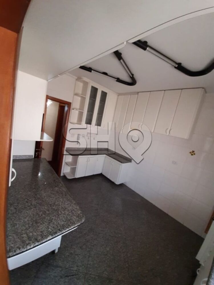 Apartamento à venda com 3 quartos, 140m² - Foto 2