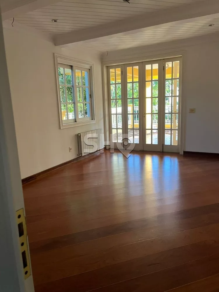 Sobrado à venda com 4 quartos, 480m² - Foto 1