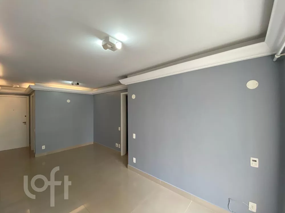 Apartamento à venda com 2 quartos, 70m² - Foto 7