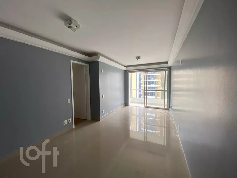 Apartamento à venda com 2 quartos, 70m² - Foto 1